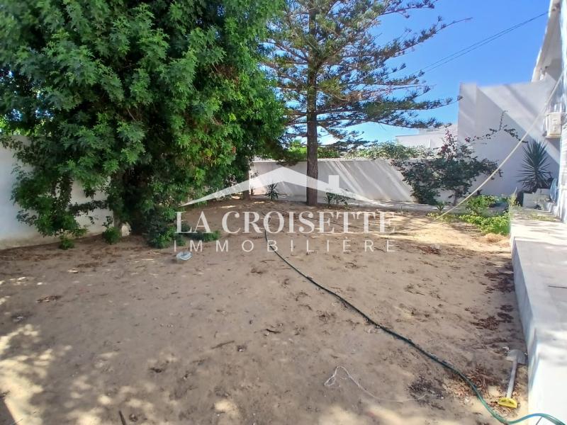 Villa à rénover S+4 à La Soukra 